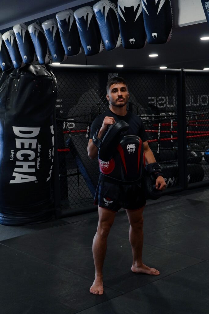 Christophe Carole en tenu de boxe